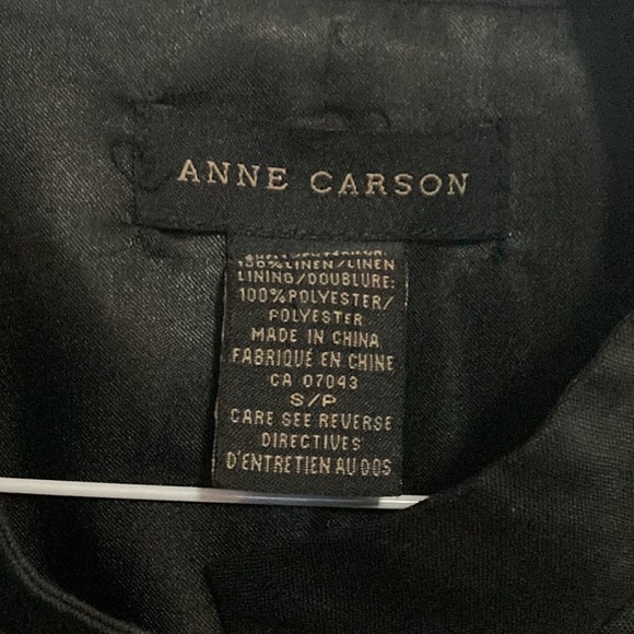 Anne Carson Linen Blazer - Picture 6 of 6